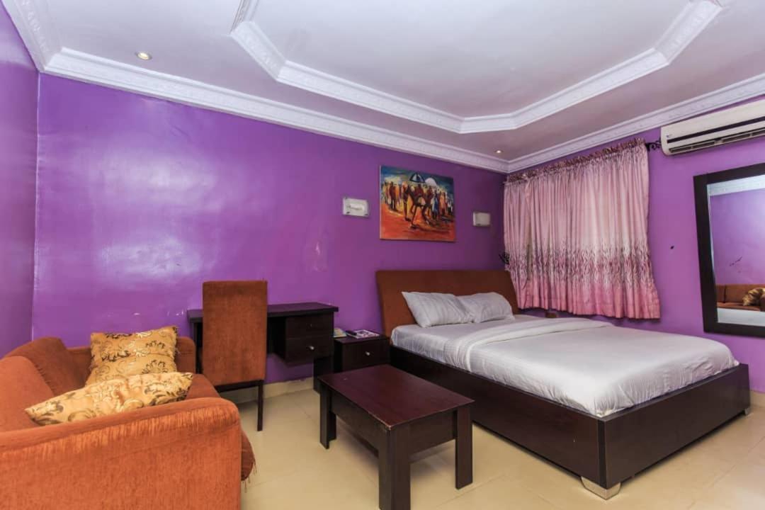 Ben Auto Hotel Lagos Exterior photo