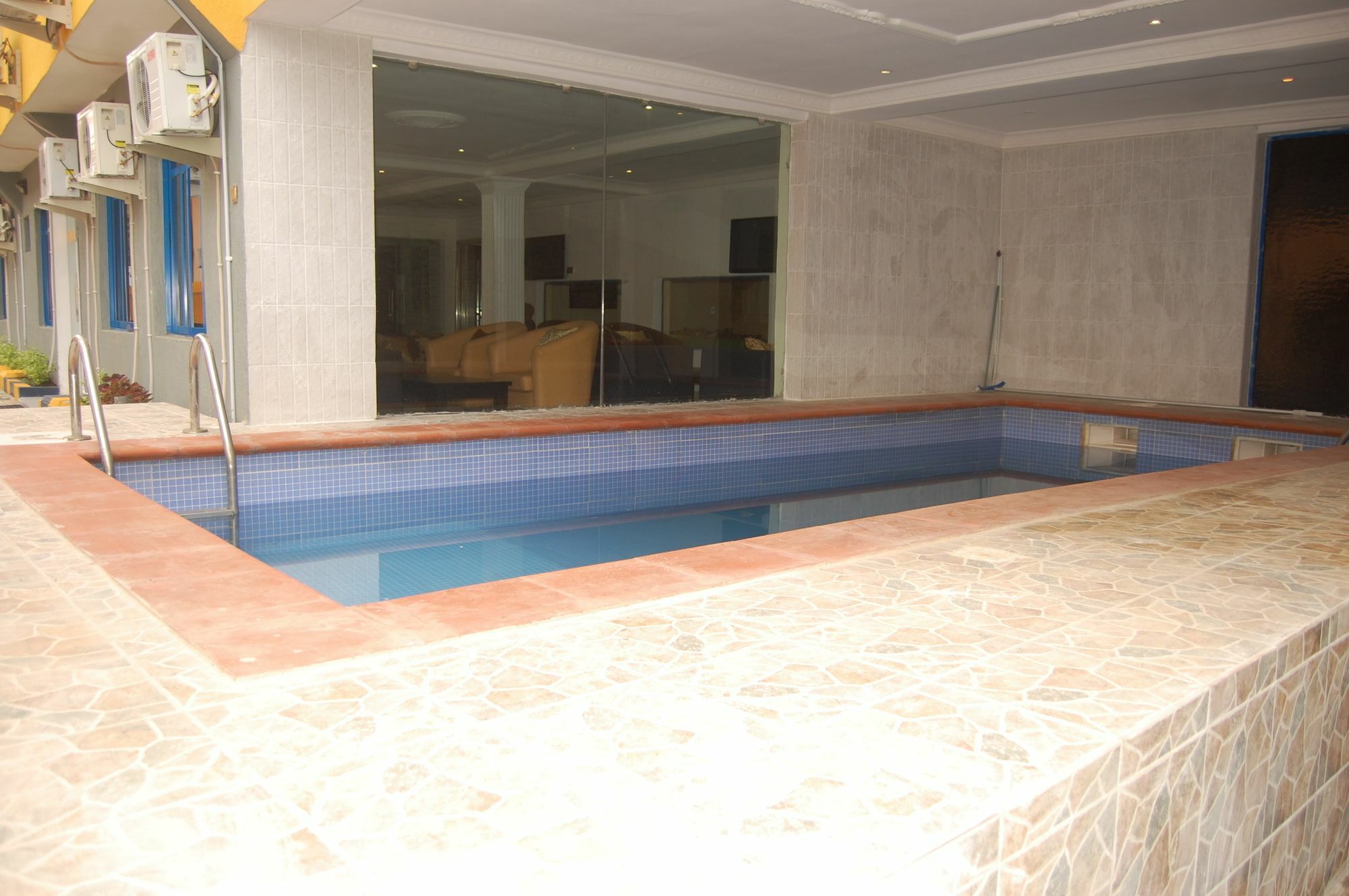 Ben Auto Hotel Lagos Exterior photo